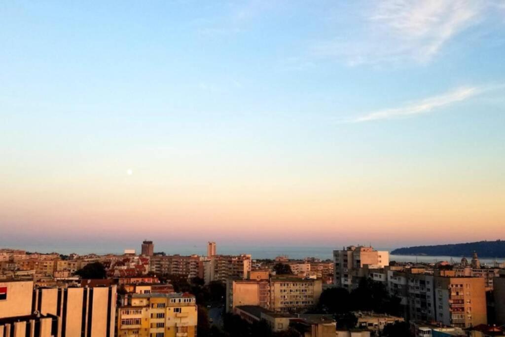 Exquisite Views *